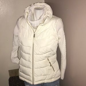 NWOT Calvin Klein women’s M ivory winter vest gold